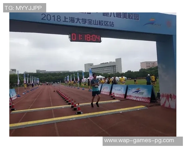 大连超越足球队奋勇争先力争上游展现团队精神与竞技风采